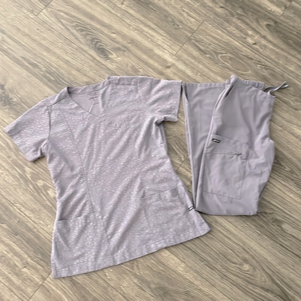 Women’s Scrubs